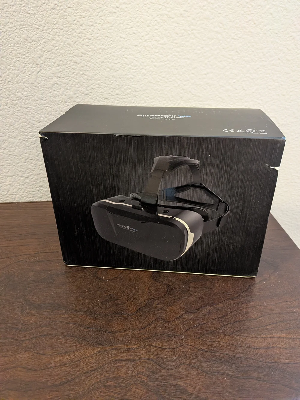 Black VR Headset with Adjustable Strap - Virtual Reality Viewer